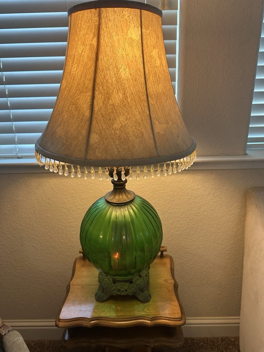 Vintage MCM Hollywood Regency Green DIamond Optic Glass Globe 3-Way Table Lamp